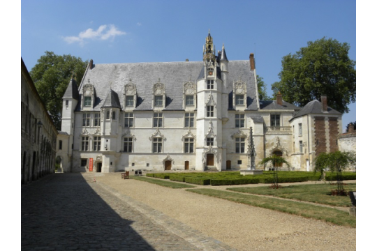 loise beauvais.png